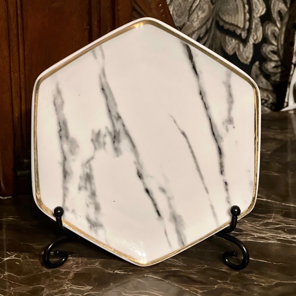 Pier 1 Imports White and Grey Gold Etched Marble Ring Dish